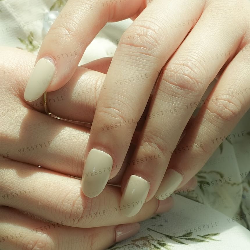 Cosplus - 0121 Nail Gel Polish Nude Collection 302 Creamy White, 8ml, 70 g, 4713233390126