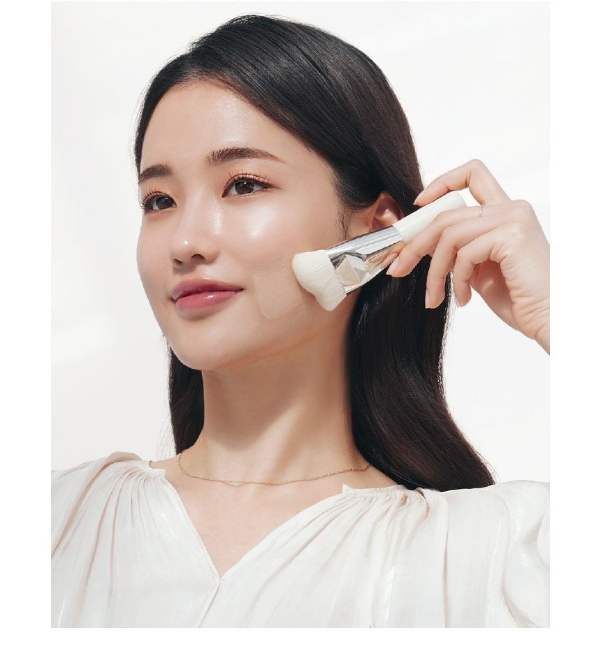 JAVIN DE SEOUL - Bloom Foundation Brush Mini, White, 50 g, 8809298734848