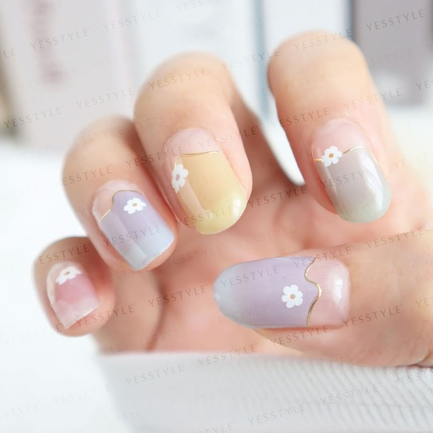 Lunacaca - Flower Of Radiant Dreams Nail Art Stickers, 24 pcs, 19 g, 4892022001043