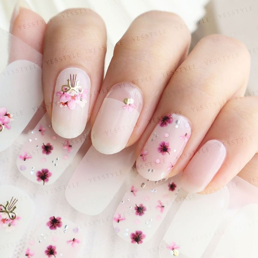 Lunacaca - Blossomes On The Path Nail Art Stickers, 24 pcs, 19 g, 4892022001021