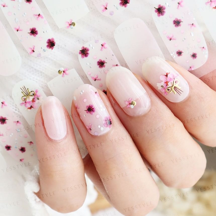 Lunacaca - Blossomes On The Path Nail Art Stickers, 24 pcs, 19 g, 4892022001021