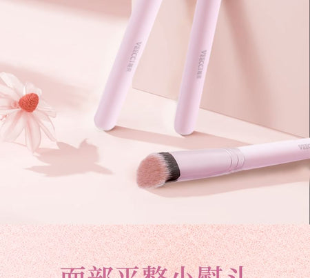 VEECCI - Triangular Iron Highlighting Brush, Highlighting Brush - 1pc, 14 g, 6931354006483