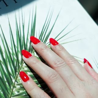 Cosplus - 0121 Nail Gel Polish Classical Collection 002 Red, 8ml, 70 g, 4713233390935