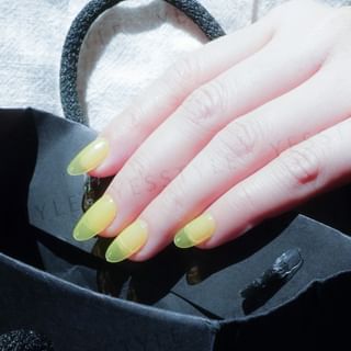 Cosplus - 0121 Nail Gel Polish Bright Collection 203 Yellow, 8ml, 70 g, 4713233391116